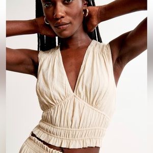 NWT Abercrombie women crinkled texture plunge set top | cream | size XXS